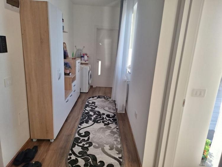 Apartament cu 2 camere decomandat în Nicolina