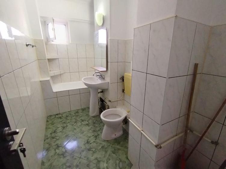 Garsonieră decomandată în Soarelui