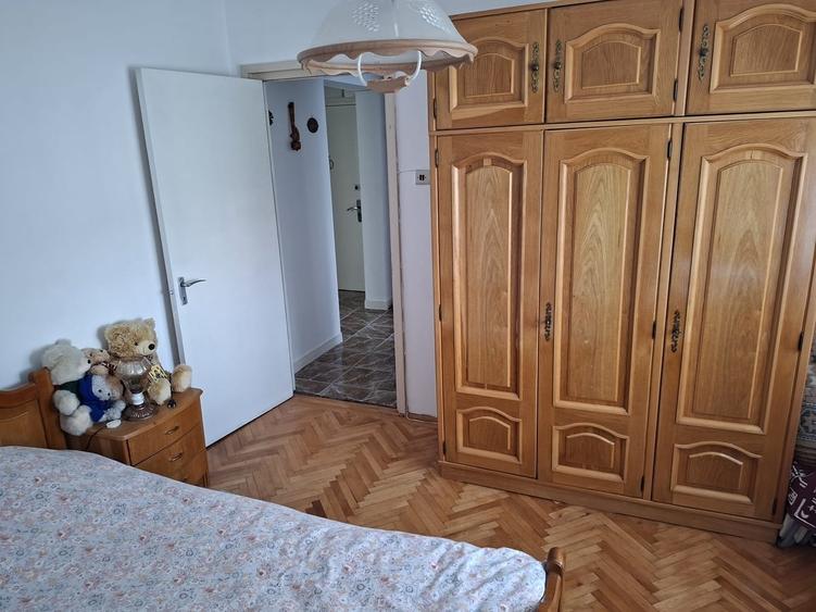Apartament cu 2 camere decomandat în 1 Mai