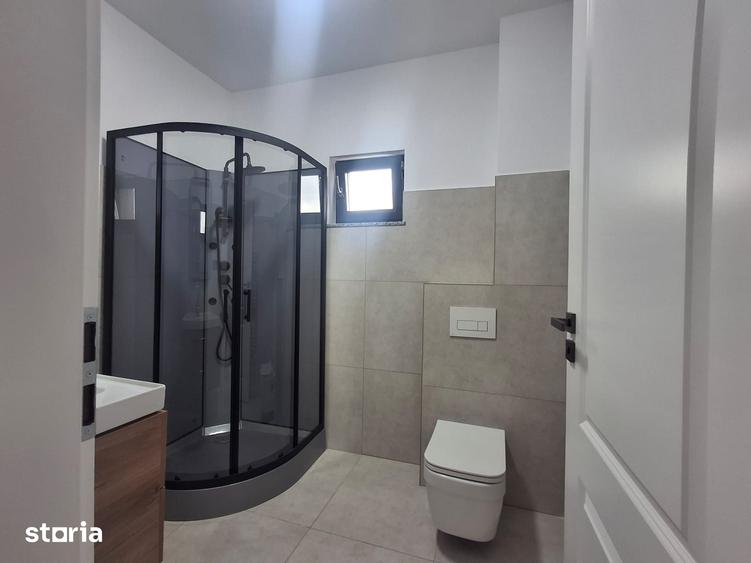 Casă cu 5 camere cu Teren 477 Mp în Bârnova