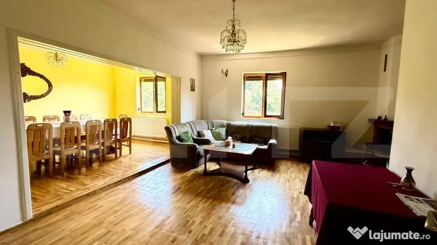 Casă cu 6 camere cu Teren 1108 Mp în Central