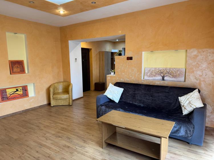 Apartament cu 2 camere decomandat în Central