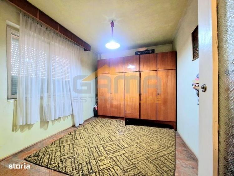 Apartament cu 3 camere semidecomandat în Aurel Vlaicu