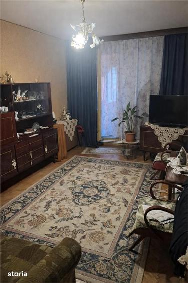Apartament cu 3 camere decomandat în Gară