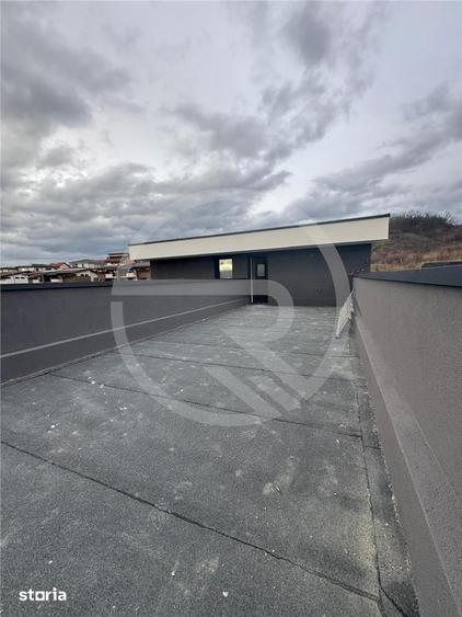 Casă cu 5 camere cu Teren 300 Mp în Central