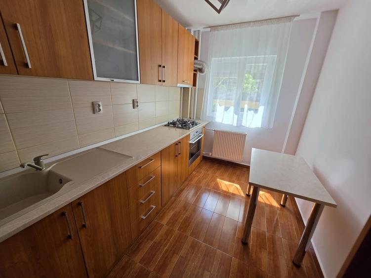 Apartament cu 2 camere decomandat în Mihai Bravu