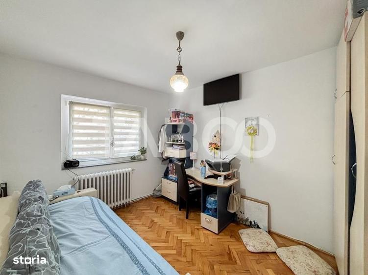 Apartament cu 4 camere decomandat, mobilat în Bulgaria