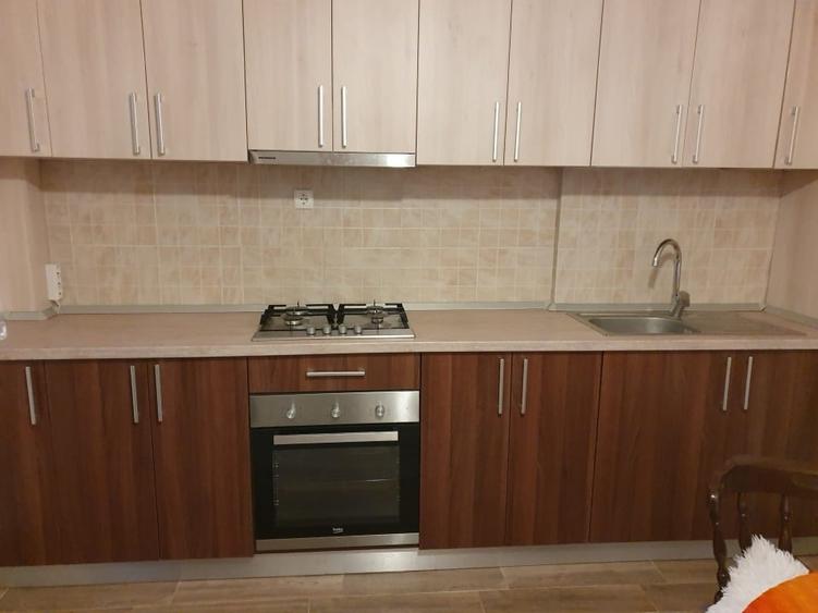 Apartament cu 3 camere semidecomandat, mobilat în Copou