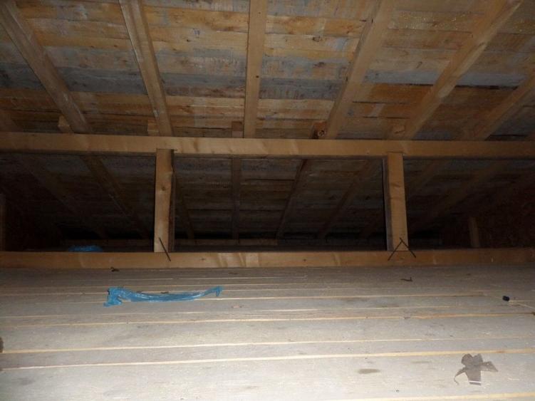 Casă individuală cu 3 camere cu Garaj în Apărătorii Patriei
