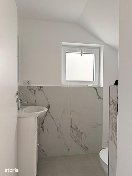 Casă cu 5 camere cu Teren 370 Mp în Central