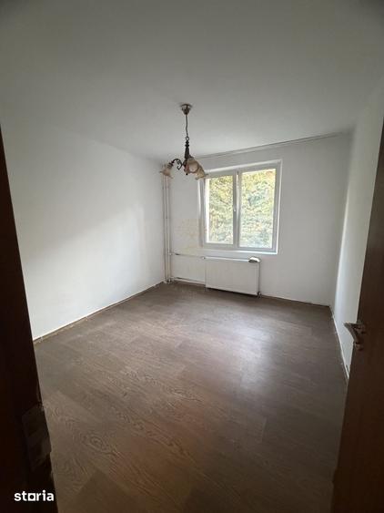 Apartament cu 3 camere semidecomandat în Titan — fotografia 3
