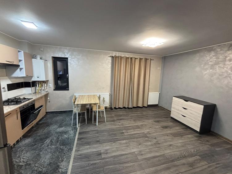 Apartament cu 3 camere semidecomandat în Popas Păcurari