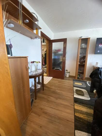 Apartament cu 3 camere semidecomandat în Militari