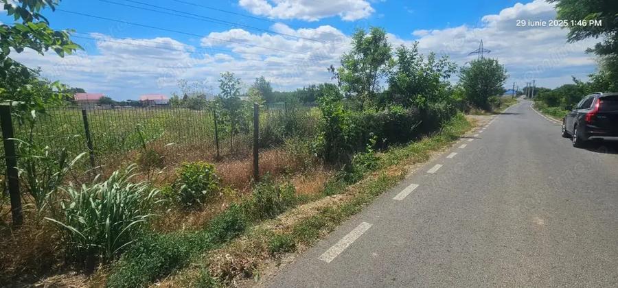 Teren de 590 mp, în Vânători