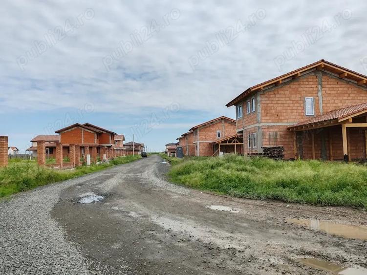 Teren de 670 mp, în Săcălaz