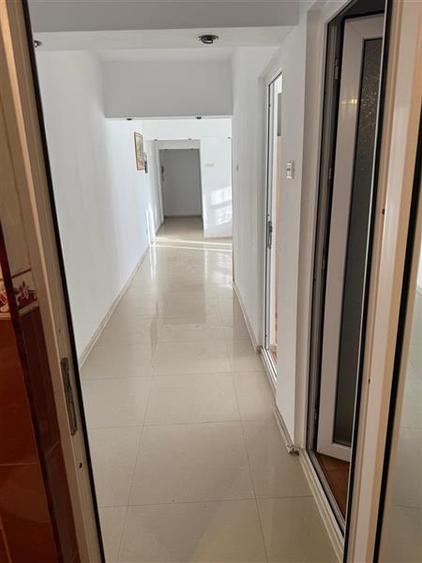 Apartament cu 3 camere semidecomandat în Ultracentral
