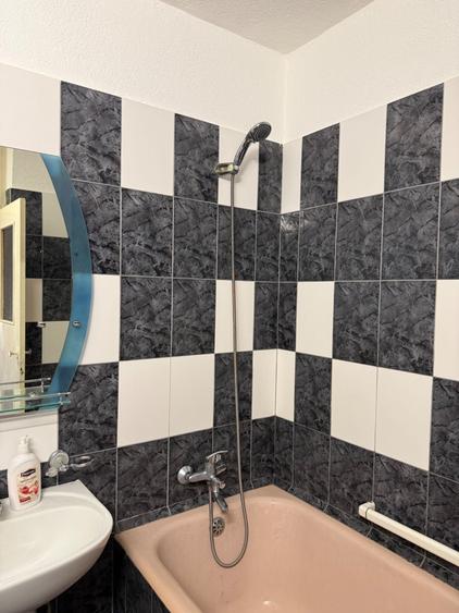 Apartament cu 2 camere decomandat în Micro 17