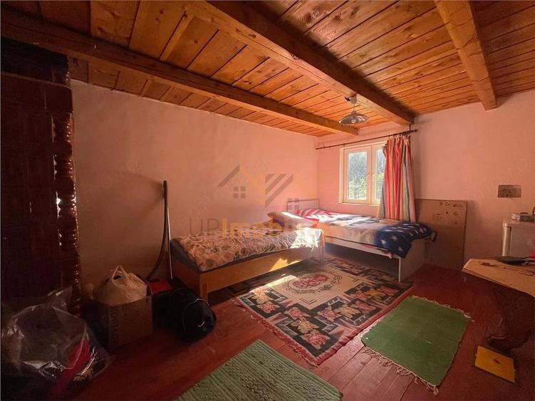 Casă cu 6 camere cu Teren 325 Mp în Remeți