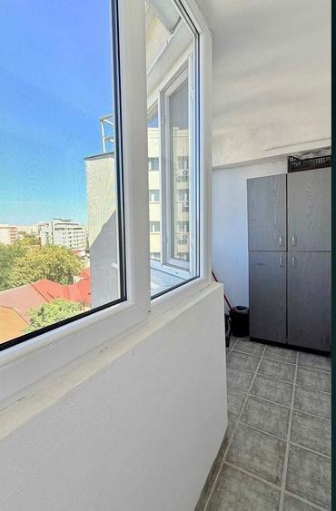 Apartament cu 3 camere decomandat în Moșilor