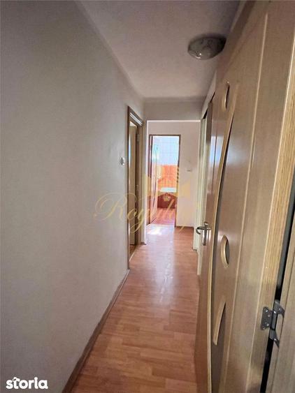 Apartament cu 3 camere decomandat, mobilat în Soarelui