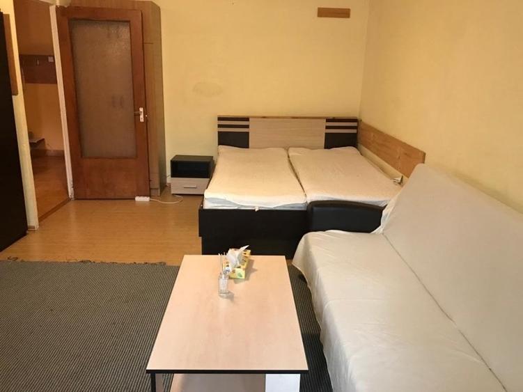 Garsonieră decomandată, mobilată în Vitan