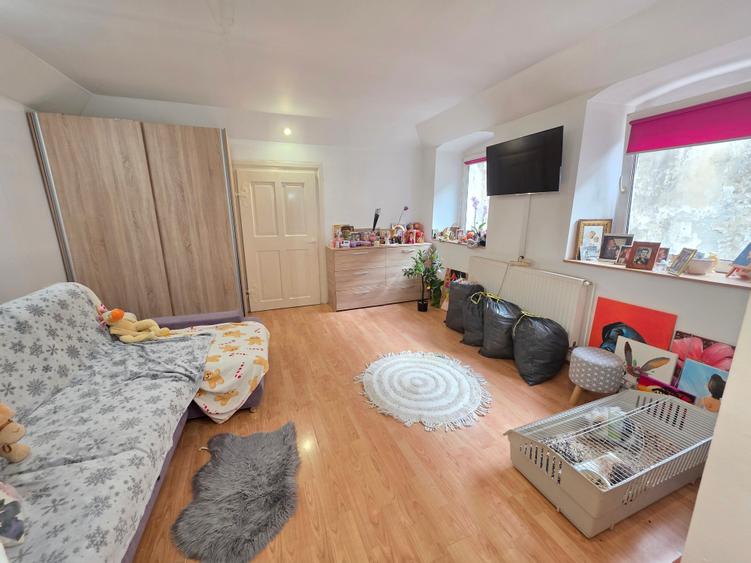Apartament cu 2 camere semidecomandat în Centrul Istoric