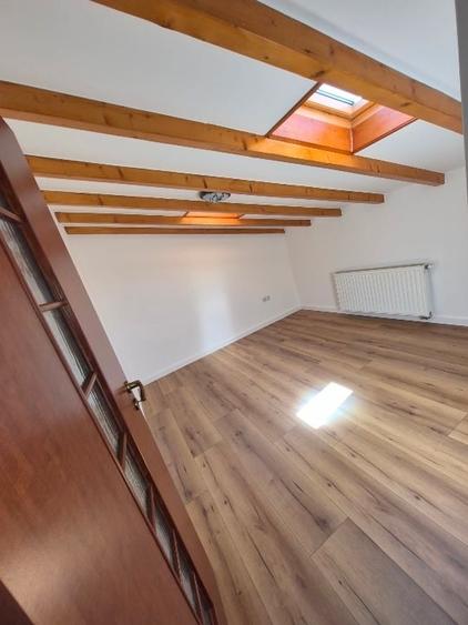 Apartament cu 4 camere decomandat, mobilat în Decebal