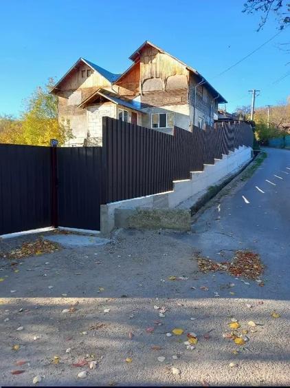 Casă cu 5 camere în Mărunțișu
