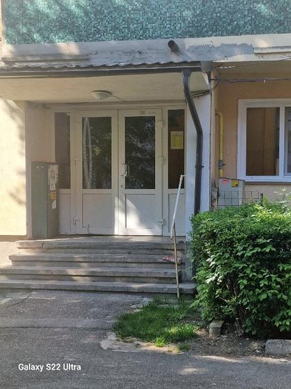Apartament cu 4 camere semidecomandat în Central