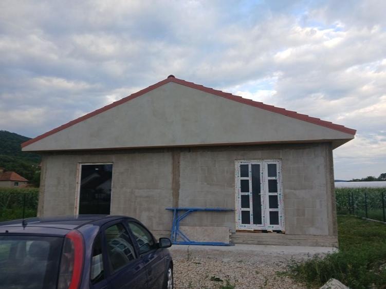 Casă cu 3 camere în Chimindia