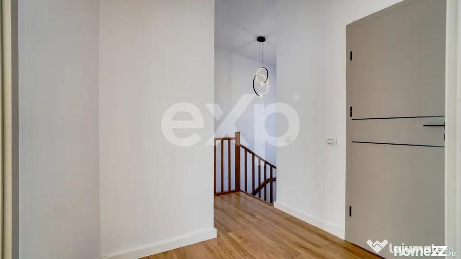 Casă cu 4 camere cu Teren 250 Mp în Central