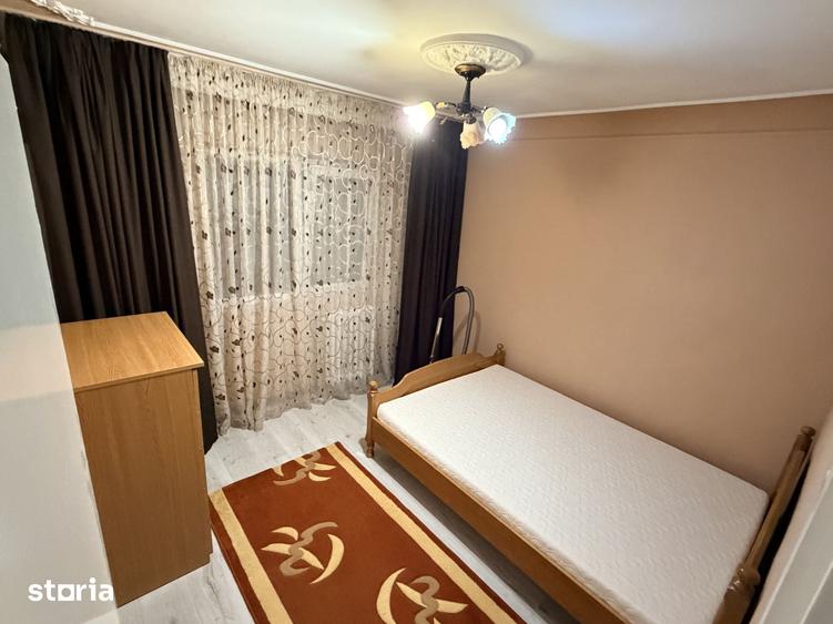 Apartament cu 3 camere decomandat în Alexandru cel Bun