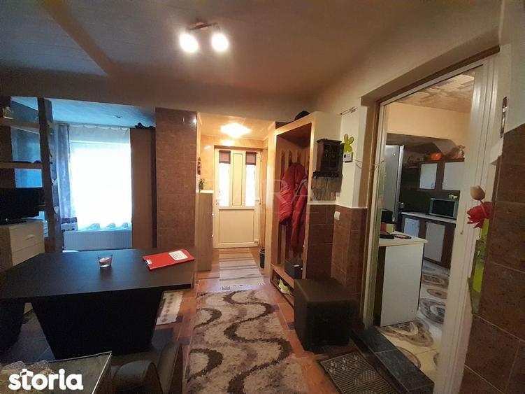 Apartament cu 3 camere decomandat, mobilat în Central — fotografia 1