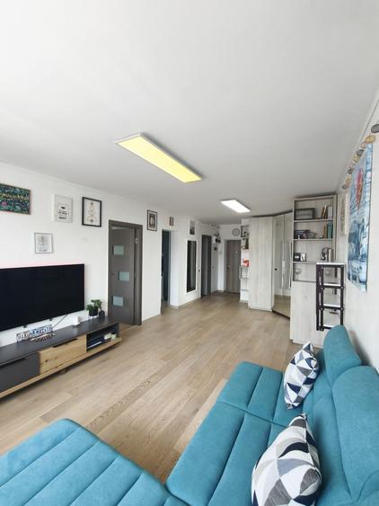 Apartament cu 2 camere decomandat în Tractorul