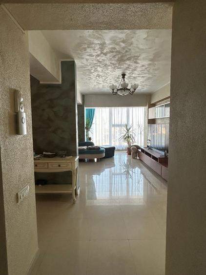 Apartament cu 3 camere decomandat în Peninsula