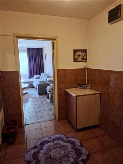 Apartament cu 3 camere semidecomandat în Fizicienilor