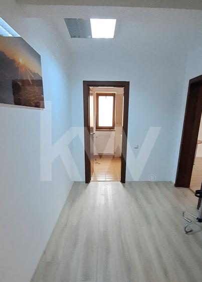 Birou, de 90 mp, în Central