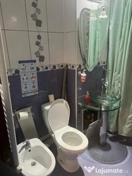 Apartament cu 2 camere semidecomandat în Craiovița Nouă