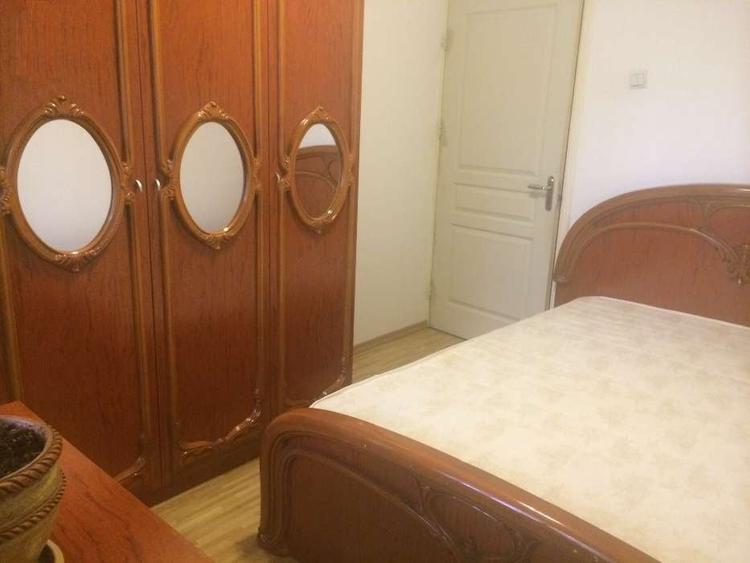 Apartament cu 3 camere semidecomandat în Vatra Luminoasă