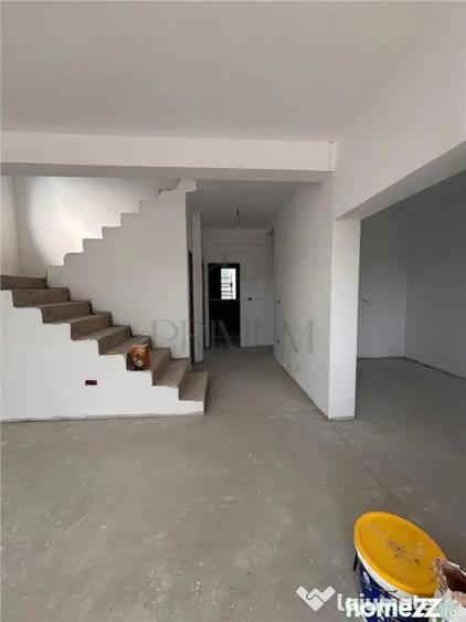 Casă cu 4 camere cu Teren 333 Mp în Moșnița Nouă