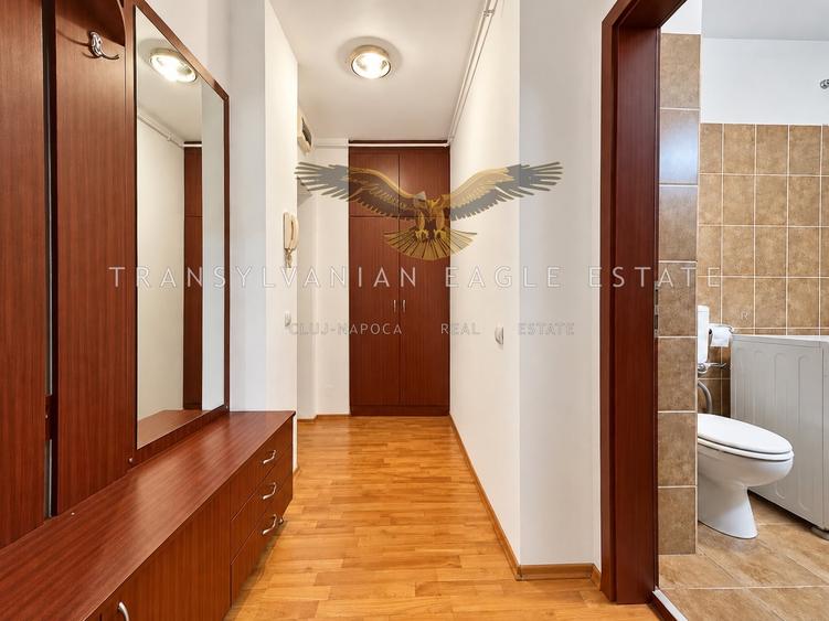 Apartament cu 2 camere semidecomandat, mobilat în Central