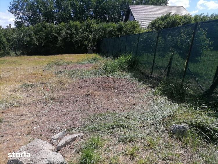 Teren de 660 mp, în Miroslava