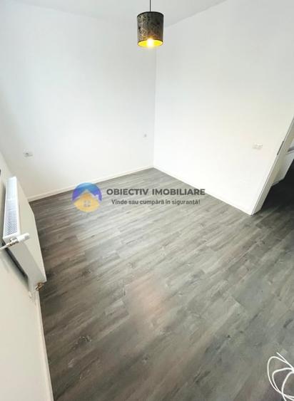 Casă cu 4 camere cu Canalizare în Calea Romanului