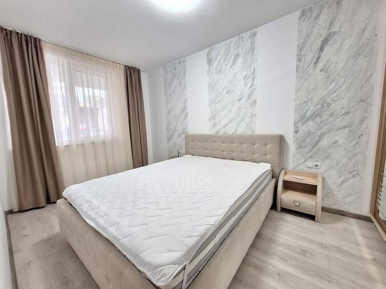 Apartament cu 3 camere semidecomandat în Florești
