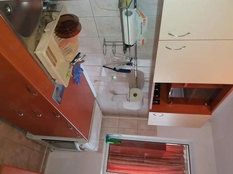 Apartament cu 2 camere semidecomandat, mobilat în Crângași