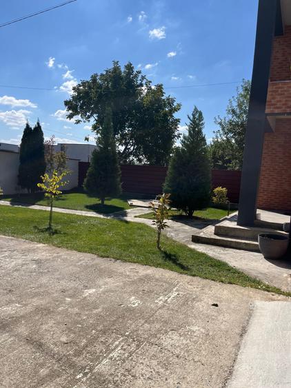 Casă cu 4 camere în Câmpineanca