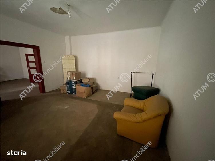 Casă cu 4 camere decomandat în Sub Arini