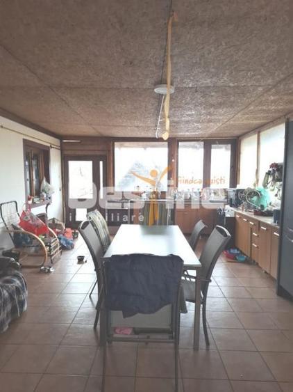 Casă cu 5 camere cu Teren 1521 Mp în Poiana