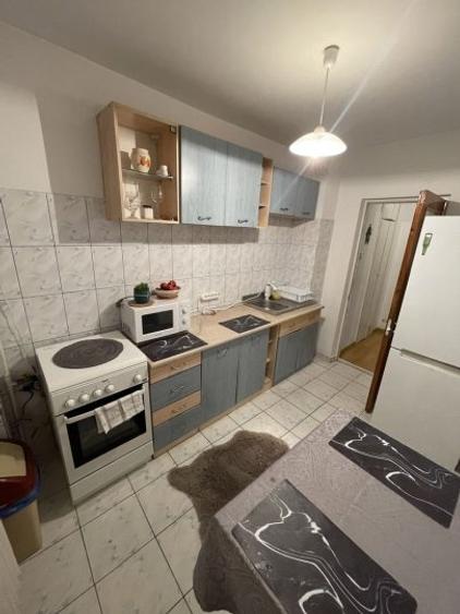 Apartament cu 2 camere decomandat, mobilat în P-ța Muncii