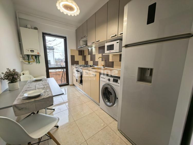 Apartament cu 3 camere decomandat, mobilat în Lunca Cetățuii